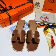 Hermes Slippers